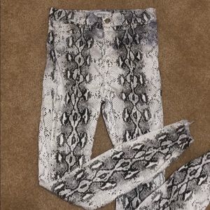 NWOT Zara Snakeskin Jeans